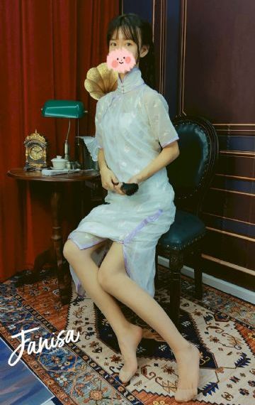 黑丝美女电影_DVD免费在线播放